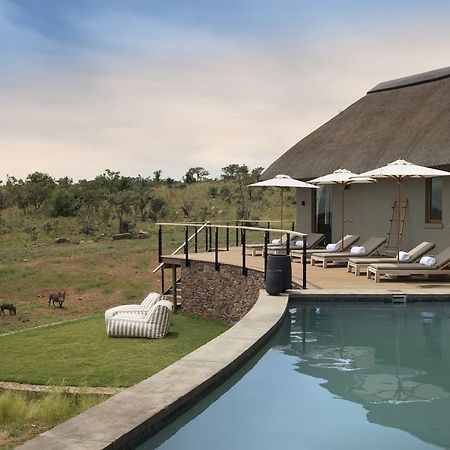שמורת הצייד ולחפונדן Mhondoro Safari Lodge & Villa מראה חיצוני תמונה