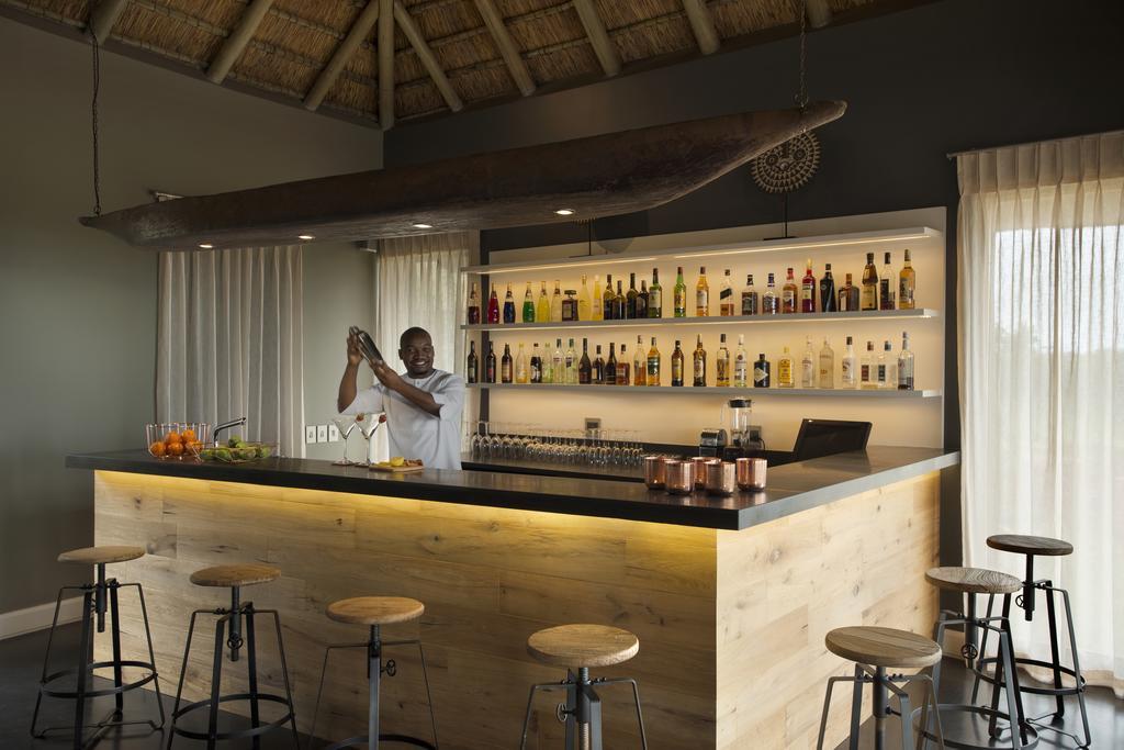 שמורת הצייד ולחפונדן Mhondoro Safari Lodge & Villa מראה חיצוני תמונה