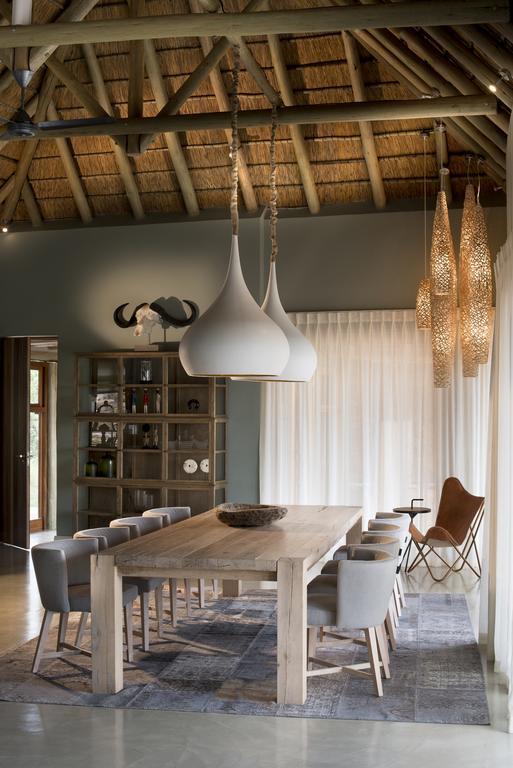 שמורת הצייד ולחפונדן Mhondoro Safari Lodge & Villa מראה חיצוני תמונה