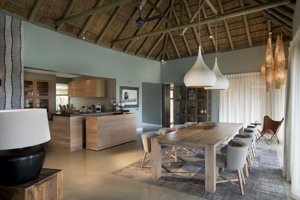 שמורת הצייד ולחפונדן Mhondoro Safari Lodge & Villa מראה חיצוני תמונה