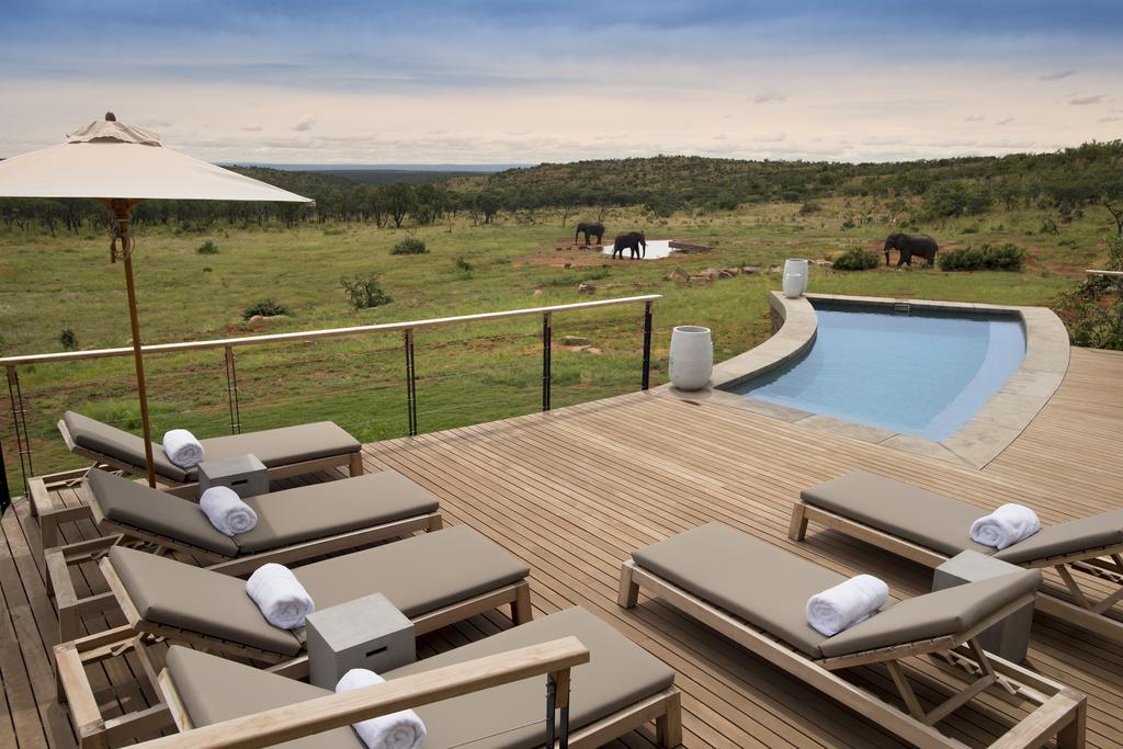 שמורת הצייד ולחפונדן Mhondoro Safari Lodge & Villa מראה חיצוני תמונה