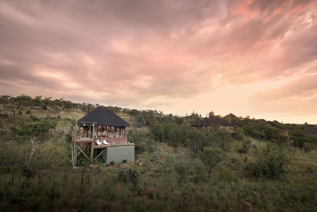 שמורת הצייד ולחפונדן Mhondoro Safari Lodge & Villa מראה חיצוני תמונה
