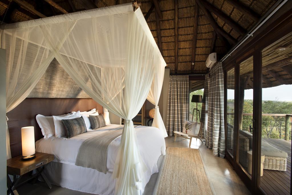 שמורת הצייד ולחפונדן Mhondoro Safari Lodge & Villa מראה חיצוני תמונה