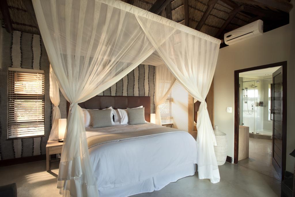 שמורת הצייד ולחפונדן Mhondoro Safari Lodge & Villa מראה חיצוני תמונה