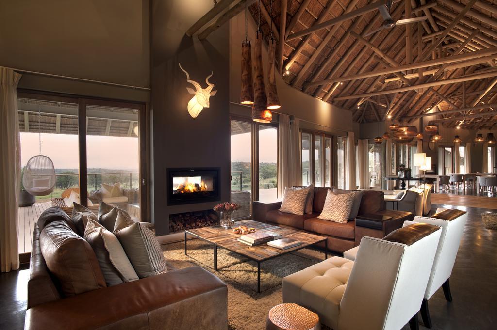 שמורת הצייד ולחפונדן Mhondoro Safari Lodge & Villa מראה חיצוני תמונה