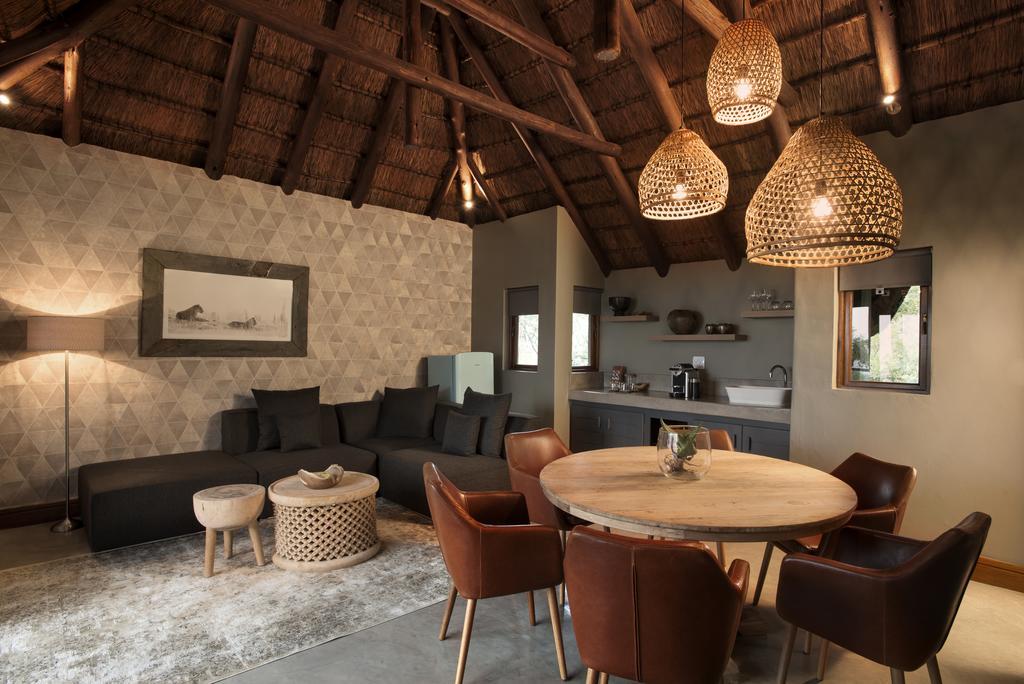 שמורת הצייד ולחפונדן Mhondoro Safari Lodge & Villa מראה חיצוני תמונה