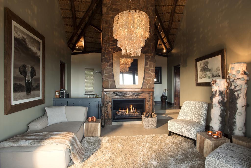 שמורת הצייד ולחפונדן Mhondoro Safari Lodge & Villa מראה חיצוני תמונה
