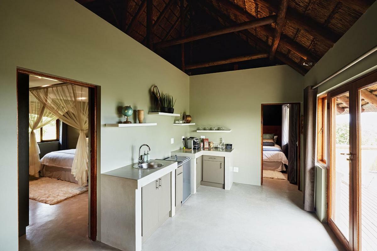 שמורת הצייד ולחפונדן Mhondoro Safari Lodge & Villa מראה חיצוני תמונה