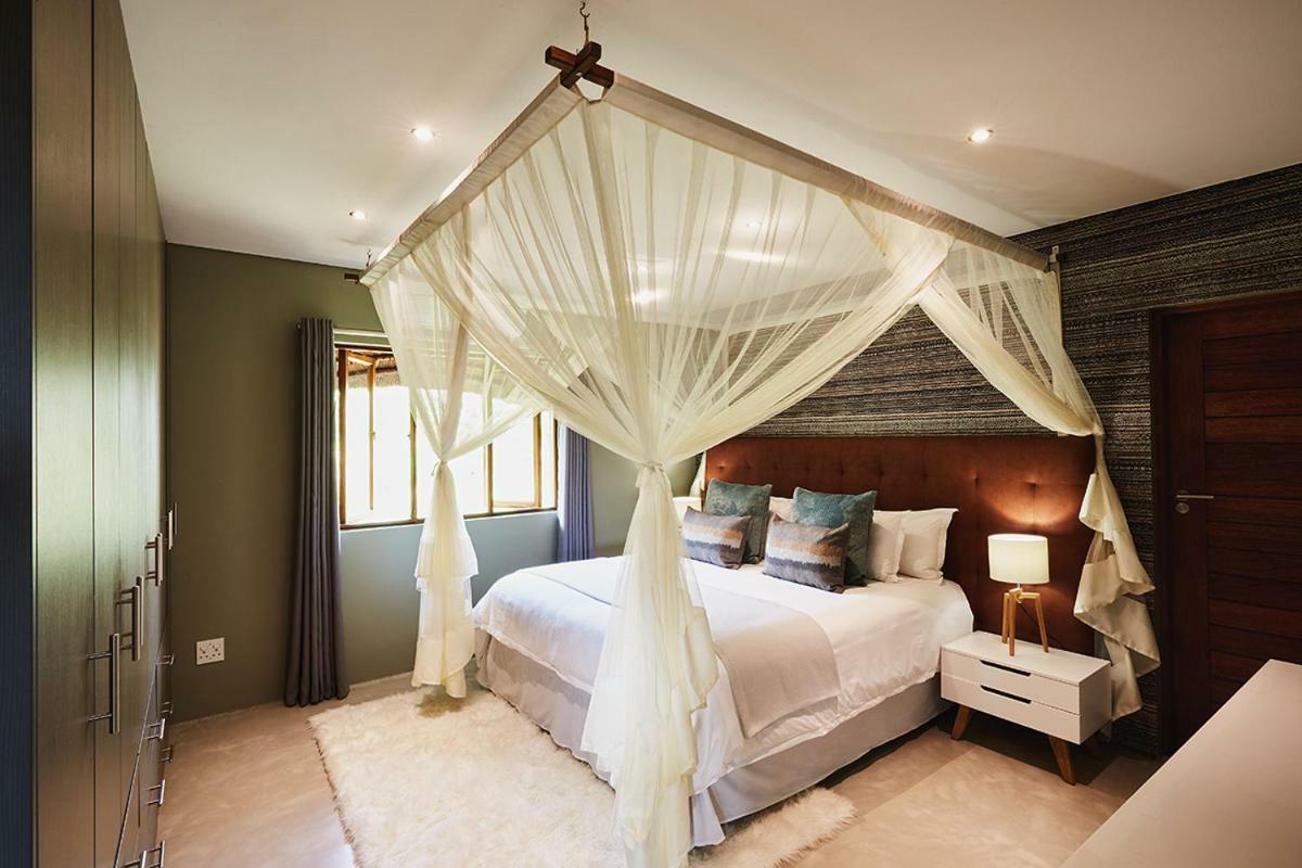 שמורת הצייד ולחפונדן Mhondoro Safari Lodge & Villa מראה חיצוני תמונה